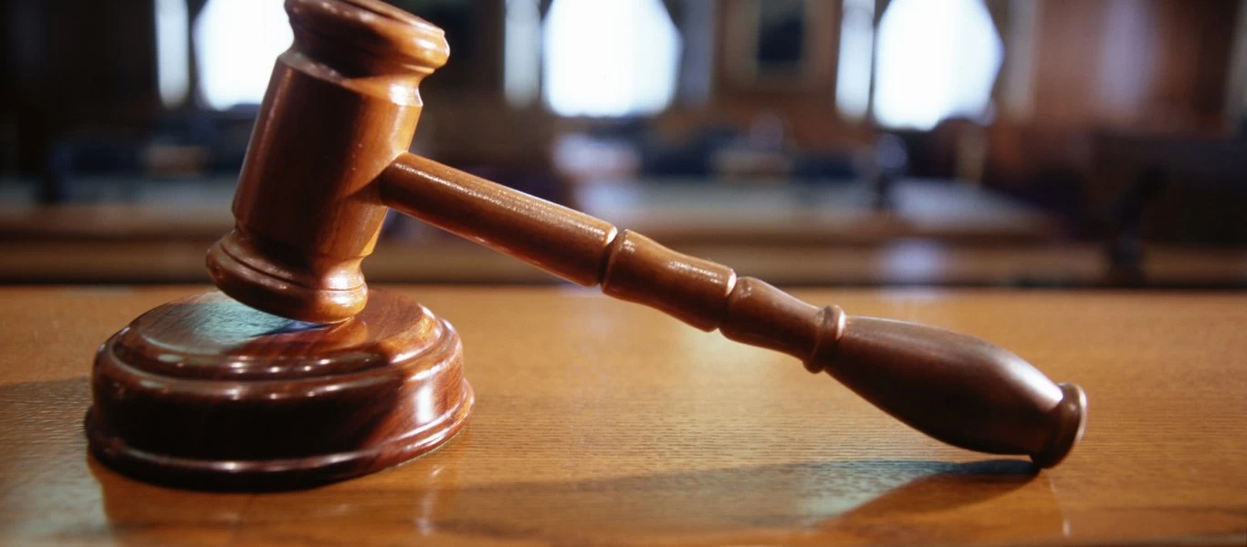 Απόφαση «βόμβα» για πατέρα ανηλίκου στο Δημόσιο